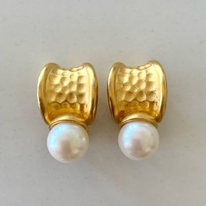 Vintage Givenchy Faux Pearl Hammered Matte Gold-tone Clip Earrings
